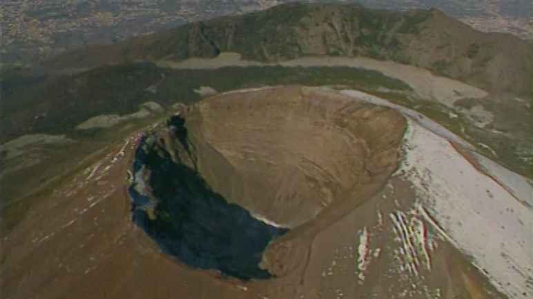 Vista aerea del cratere del Vesuvio